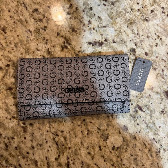 GUESS BAG AND MATCHING WALLET - Picture 6 of 9